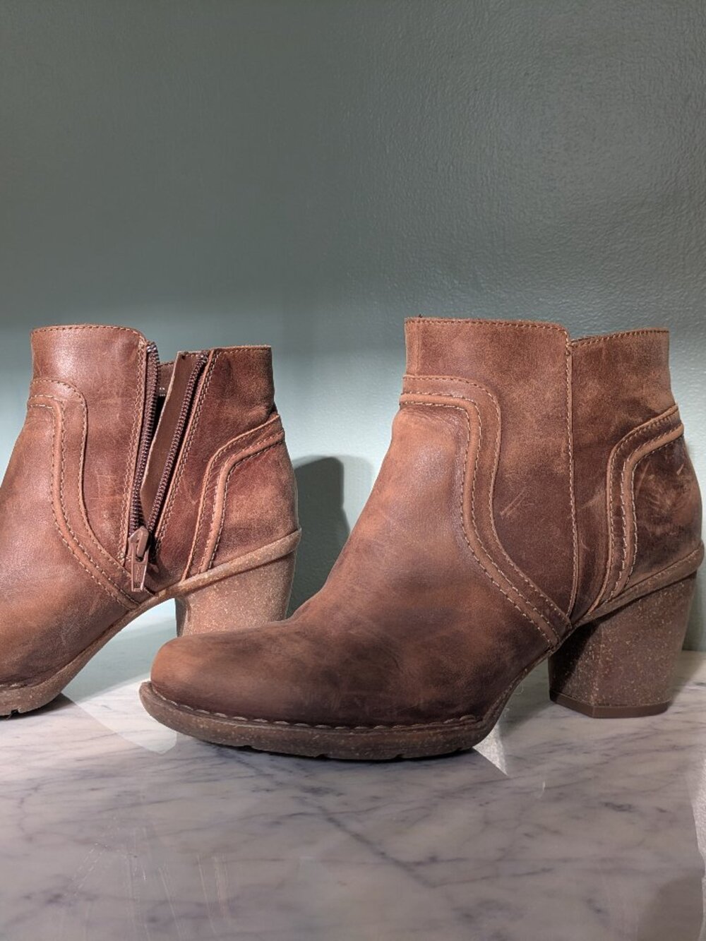 Clarks Carleta Paris Leather Ankle Boots | Size 8 | Like New